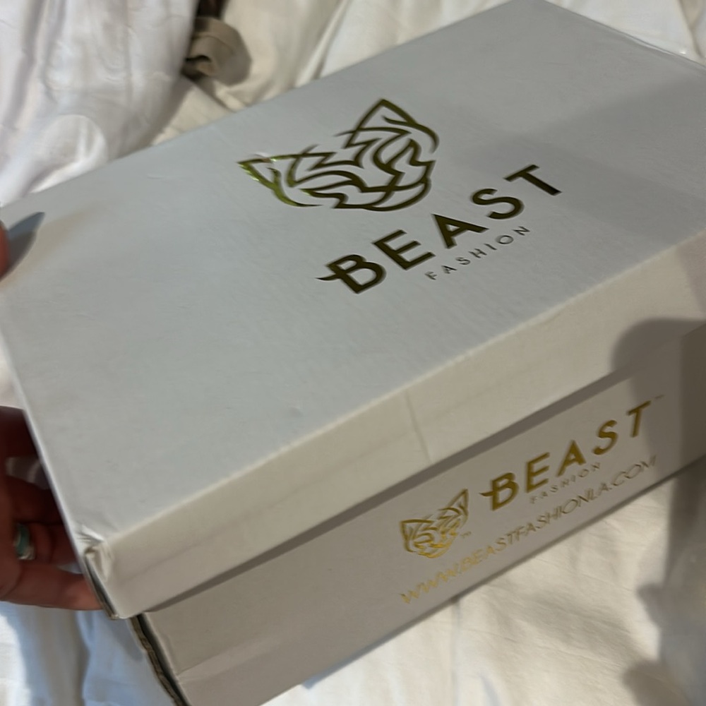 BEAST Sandals BRAND NEW - Picture 5 of 6